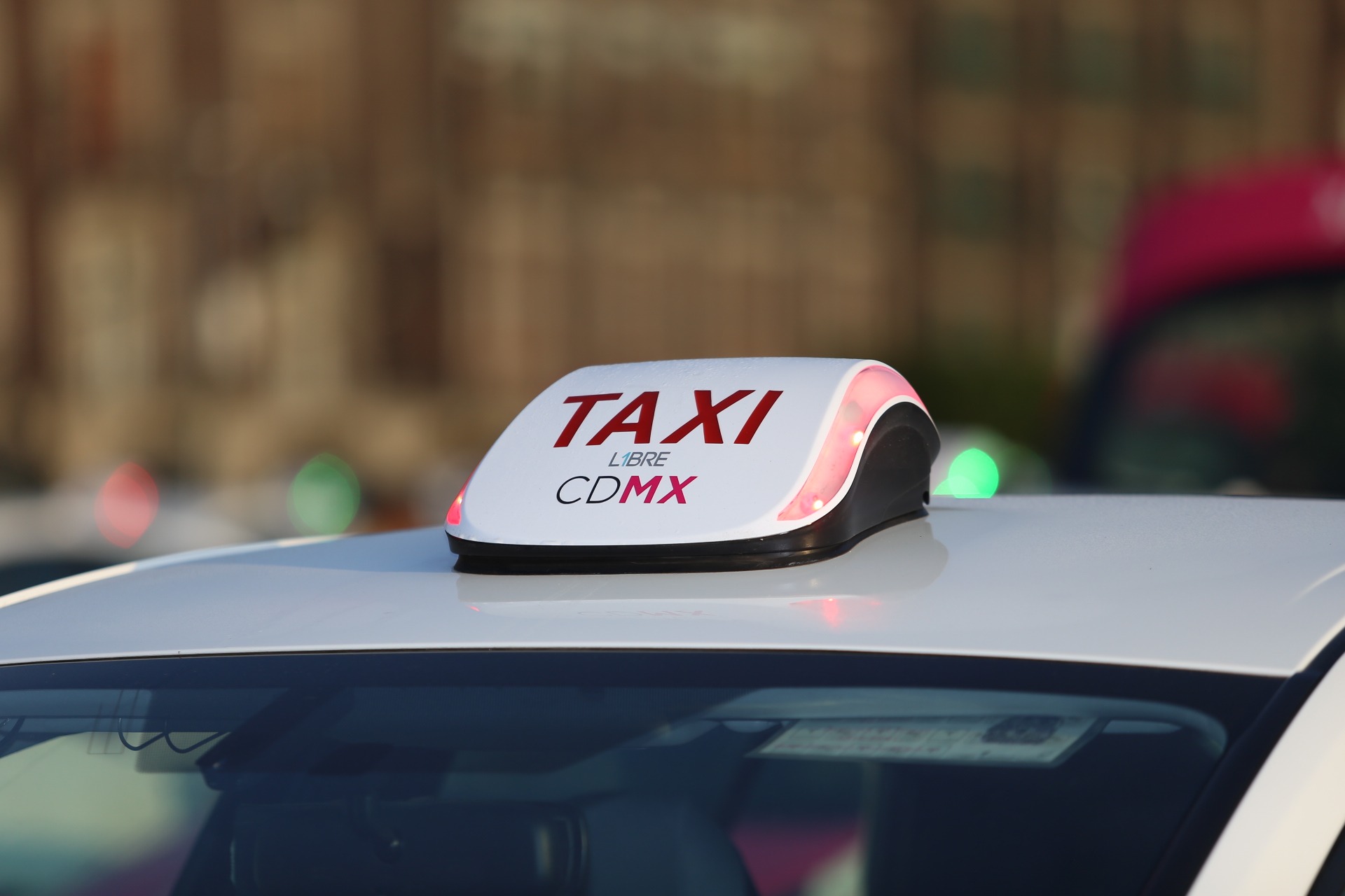 Taxi Bordeaux la nuit : tarifs et alternatives VTC